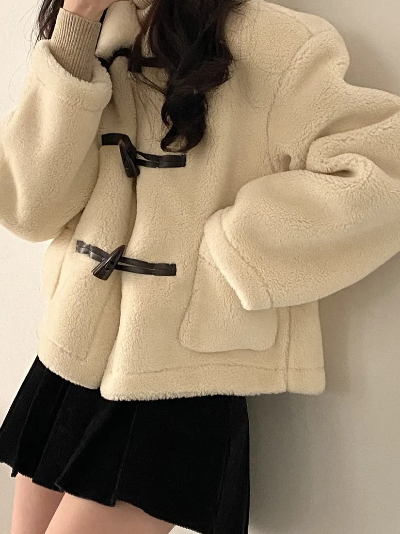 เสื้อโค้ทผู้หญิงขนแกะกำมะหยี่หนังแท้บุผ้าฝ้ายอุ่นสบายทรงหลวมทันสมัยสำหรับฤดูใบไม้ผลิ ฤดูใบไม้ร่วง และฤดูหนาว