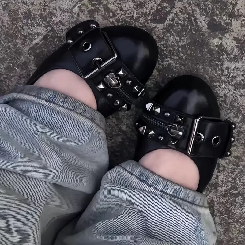 Neue Damen-Loafer aus Leder mit Nieten, flacher Absatz, zum Hineinschlüpfen, bequem für den täglichen Pendelverkehr, passend zu allen Outfits, lässige Gehschuhe