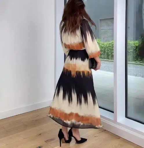 

Autumn New Geometric Print V-Neck Lantern Sleeve Dress for Women, Elegant Slim Fit Lace Up Geometric Print Long Sleeved Dress