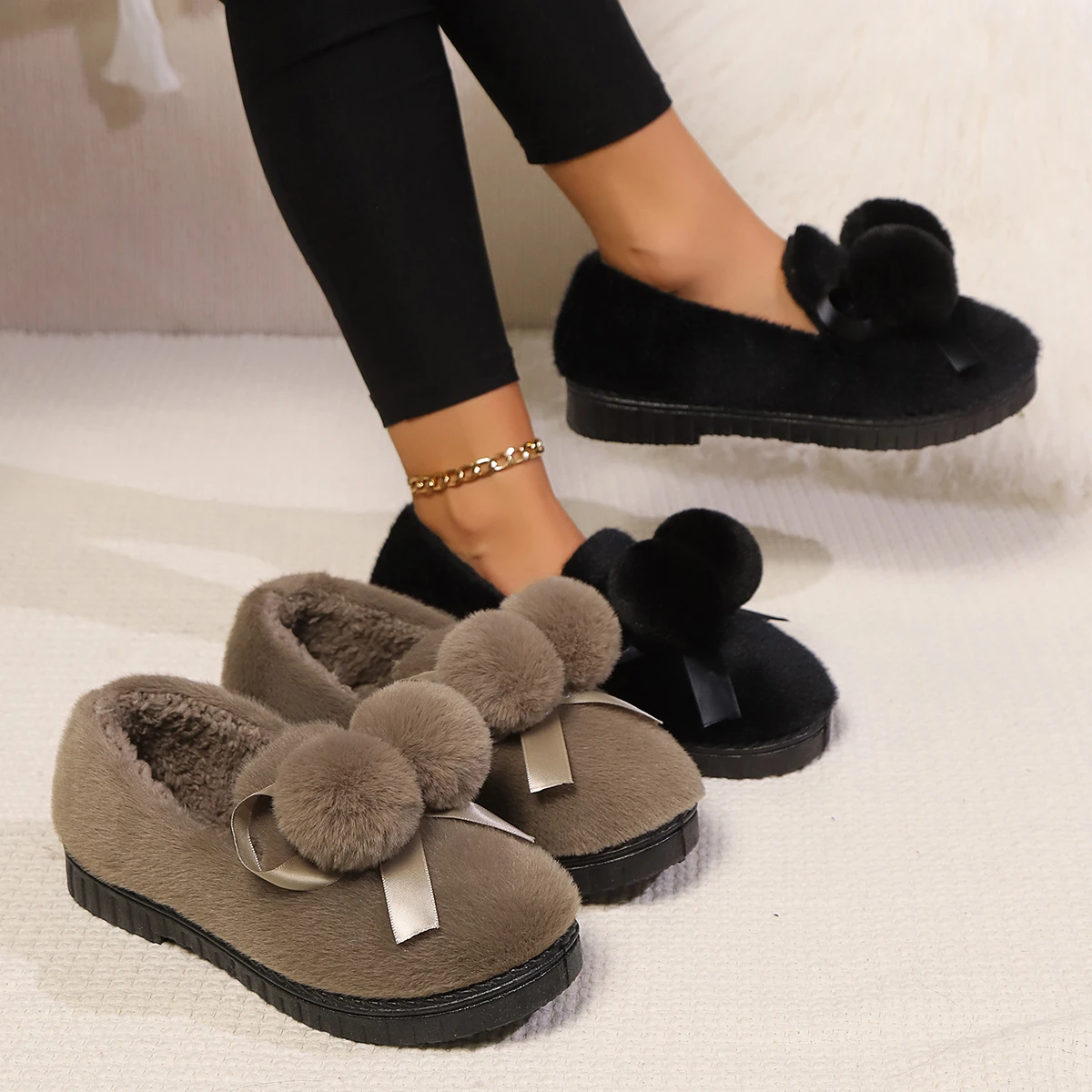 Winter Fluffy Ball with Thick Velvet Women's Cotton Shoes New Flat Bottomed Warm Loafers Light Women's Soft Casual Snow Boots