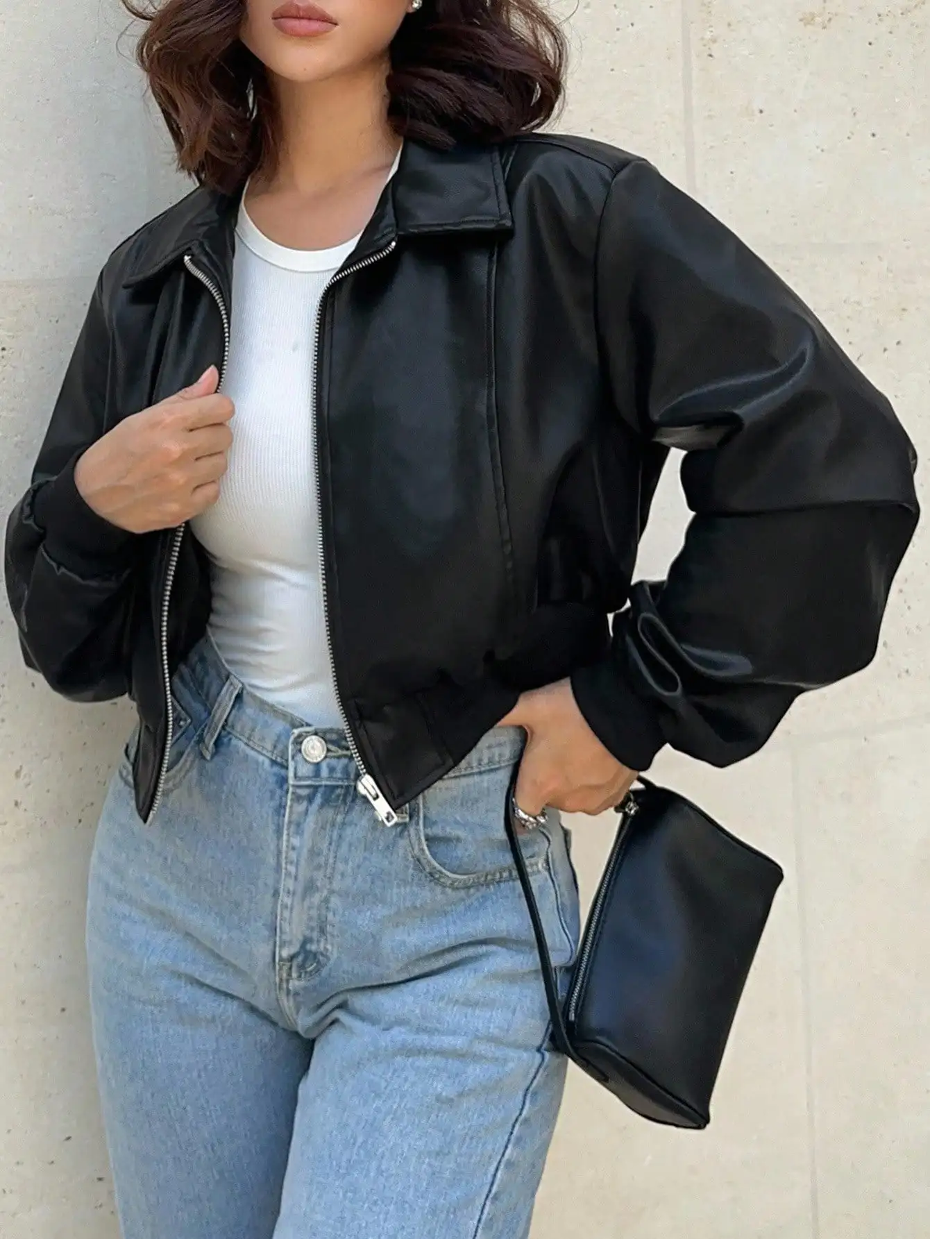 Jaqueta Bomber Feminina em Couro PU com Gola Reversível, Estilo de Rua, Corte Curto