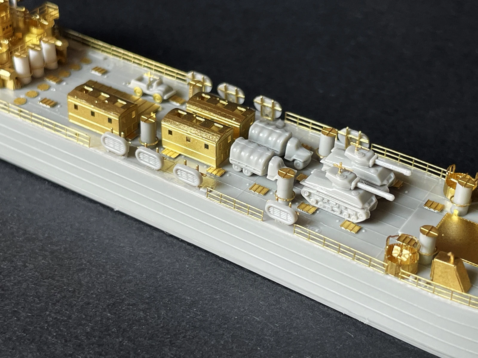 Modelo angZhi /700 ande Tanque de Desembarque LST Kit de Conversão Modelo de Navio Militar Brinquedos Colecionáveis para...