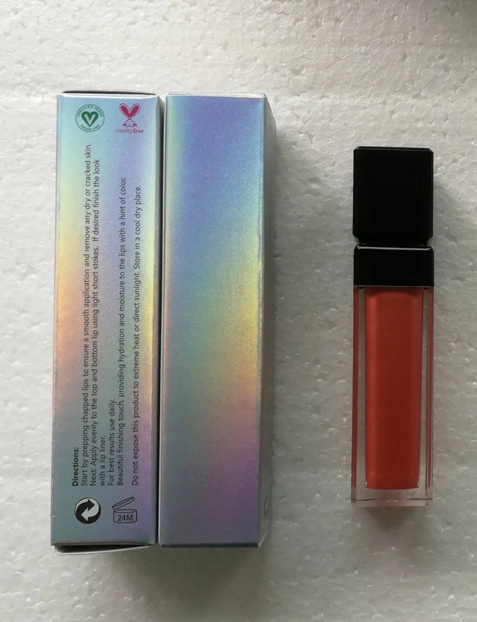 ヌード保湿リップグロスメイクアッププライベートラベルビーガン長期的な防水リップグロスマット液体口紅カスタムロゴ