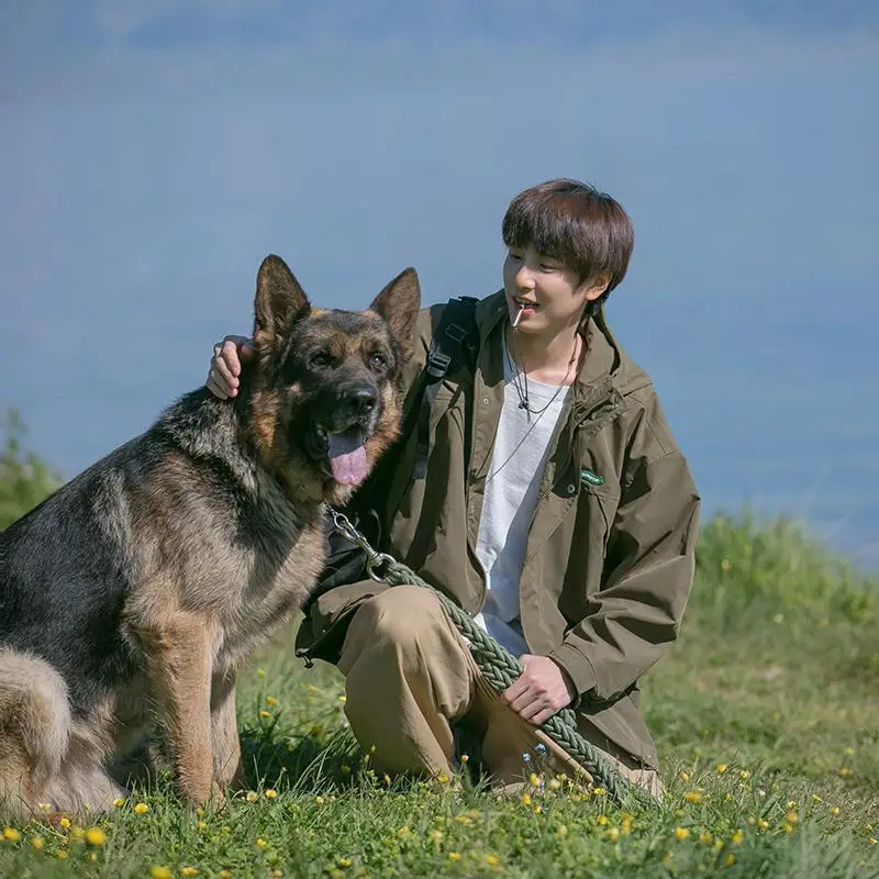 

Мужская куртка-пальто: высококачественная, элитная, дизайнерская, роскошная, изысканная, превосходная, эксклюзивная, неординарная, стильная