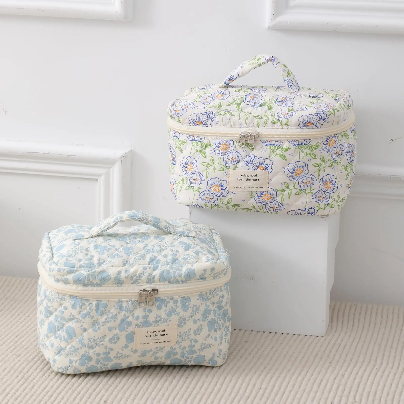 Large Travel Quilted Makeup Bag for Women Floral Cotton Cosmetic Bag Coquette Aesthetic Floral Toiletry Organizer Bag