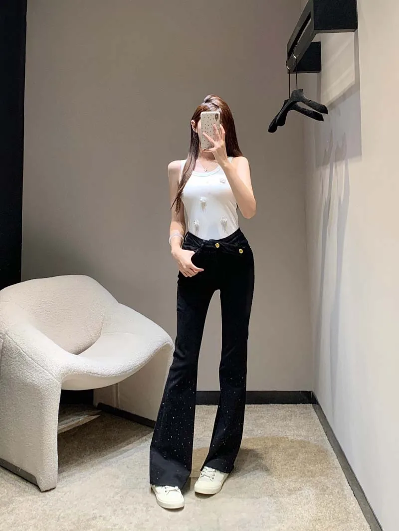 

American women's jeans are fashionable, retro, exquisite, slim fit, versatile, cross shaped, micro flared, hot diamond pants