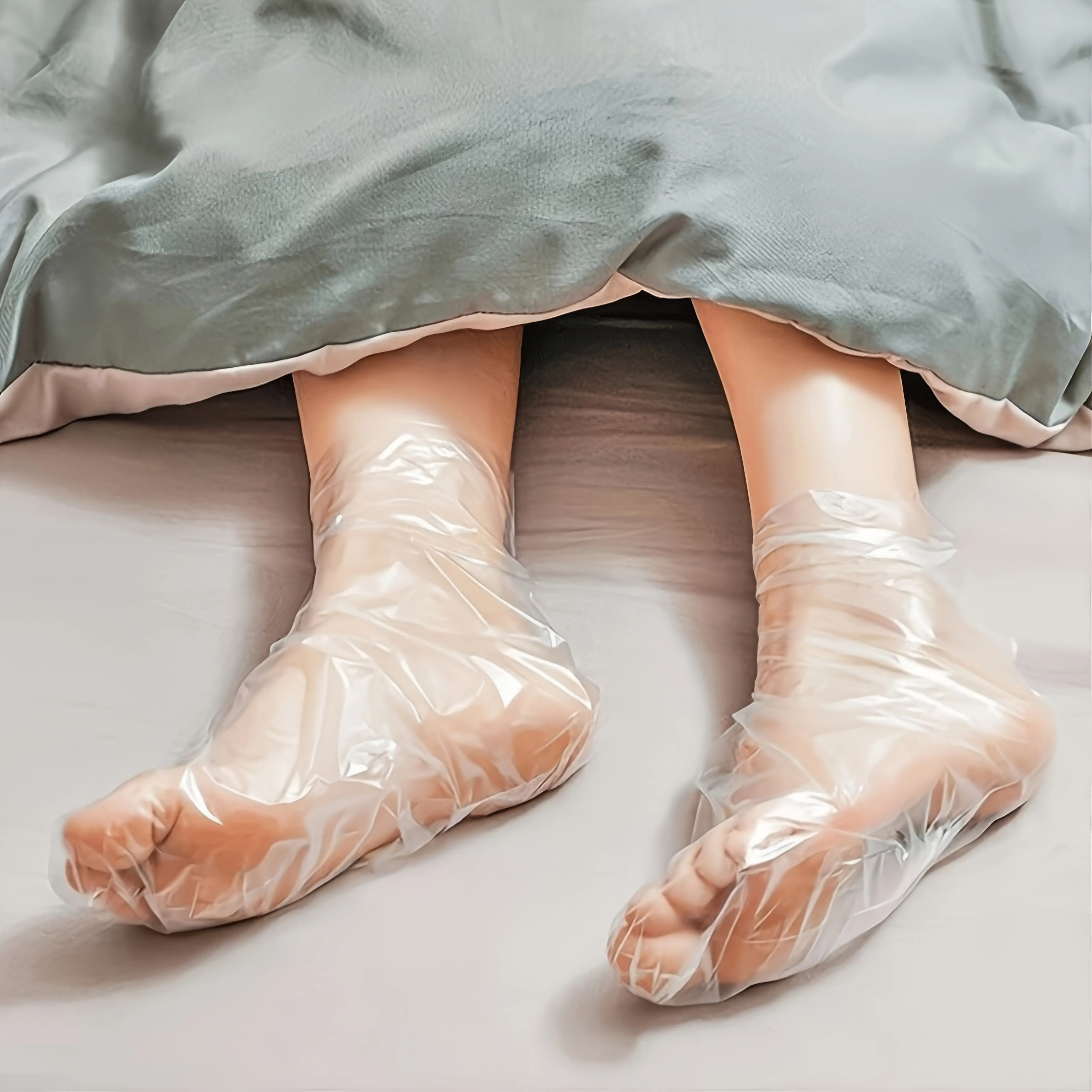 100 Pieces of Transparent Disposable Foot Covers, Leak Proof and Comfortable, Suitable for Daily Use in Foot Care