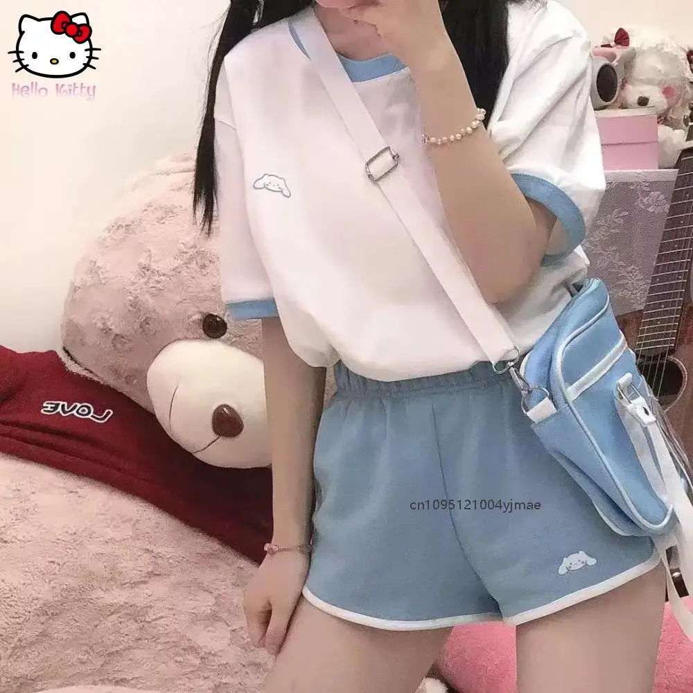 

Летняя одежда с героями мультфильмов Sanrio, костюм из двух предметов для девочек, спортивный костюм Cinnamoroll, спортивная одежда, студенческий летний свободный повседневный костюм с короткими рукавами