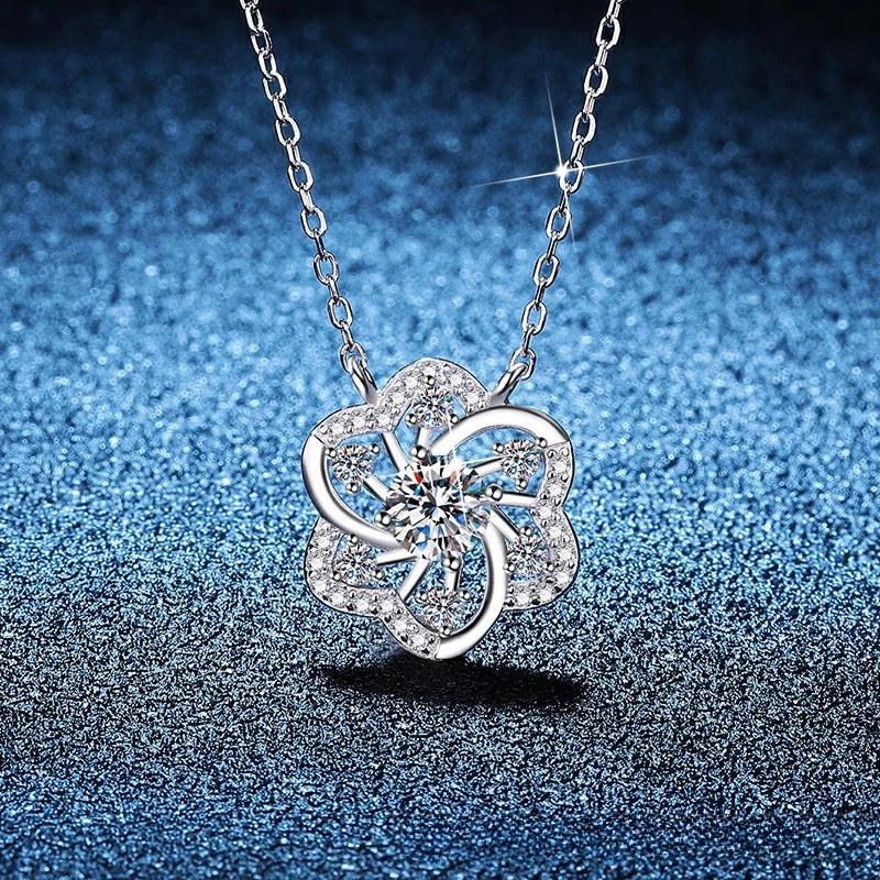 

Новое муассанитовое платиновое ожерелье PT950 из 18-каратного золота с женской кружевной кружевной полым кулоном и полным бриллиантовым ожерельем в форме цветка