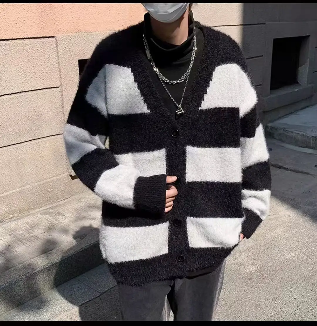 Striped Plush V-neck Sweater Men\'s Loose Casual Brushed Knit Trendy Couple Versatile Comfortable Harajuku High Street Cardigan