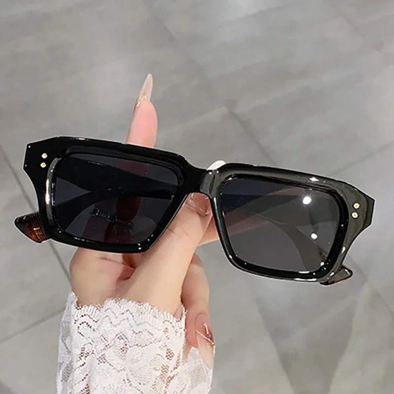 JNPCXI New Retro Square Sunglasses Women Gradient Leopard Shades UV400 Fashion Clear Lens Men Trending Rivets Frame