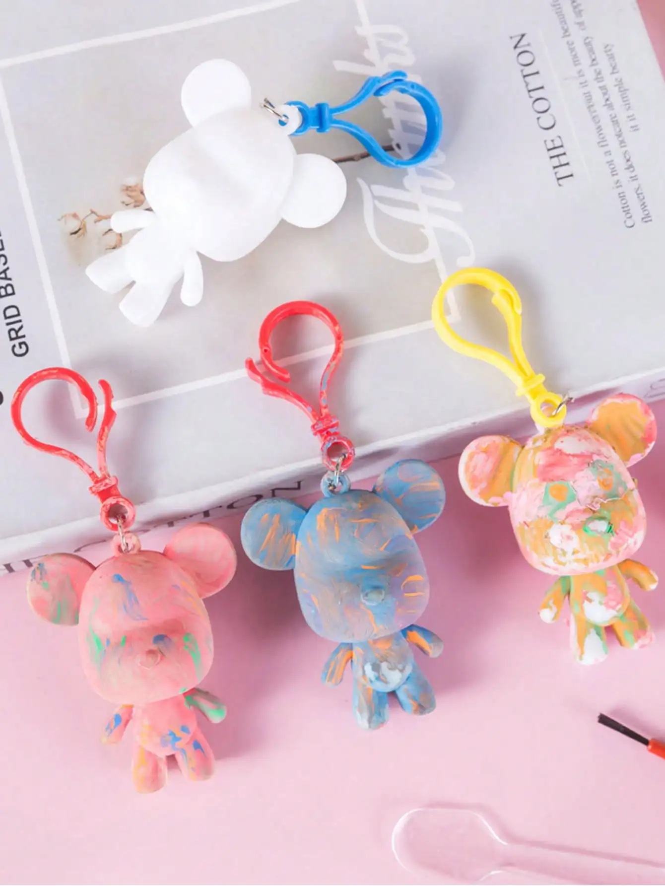 Fluid Bear DIY Painting Set, Hand-Painted DIY Graffiti Decor, Paints, Spoons, Plastic Bears, Brushes, Creative Craft Supplies