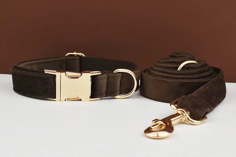 Dunkelbraunes Samt-Hundehalsband und Leinen-Set für Hunde, individuell graviertes Namensschild, Heimtierbedarf, Hundeleine, Samt11 – Detail 7