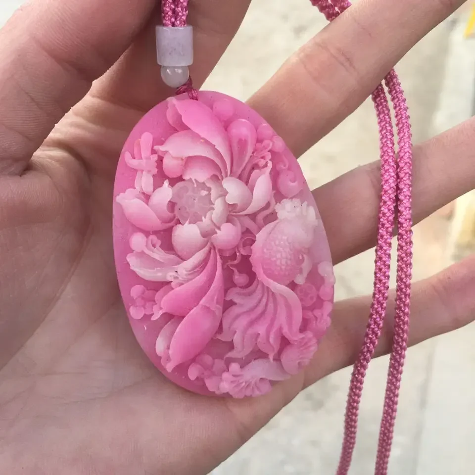 Peach Blossom Jade's Natural Opal Super Fairy Palace Style Ink Has Fish Sweater Chain Women's Fashion Pendant Jewelry for Years