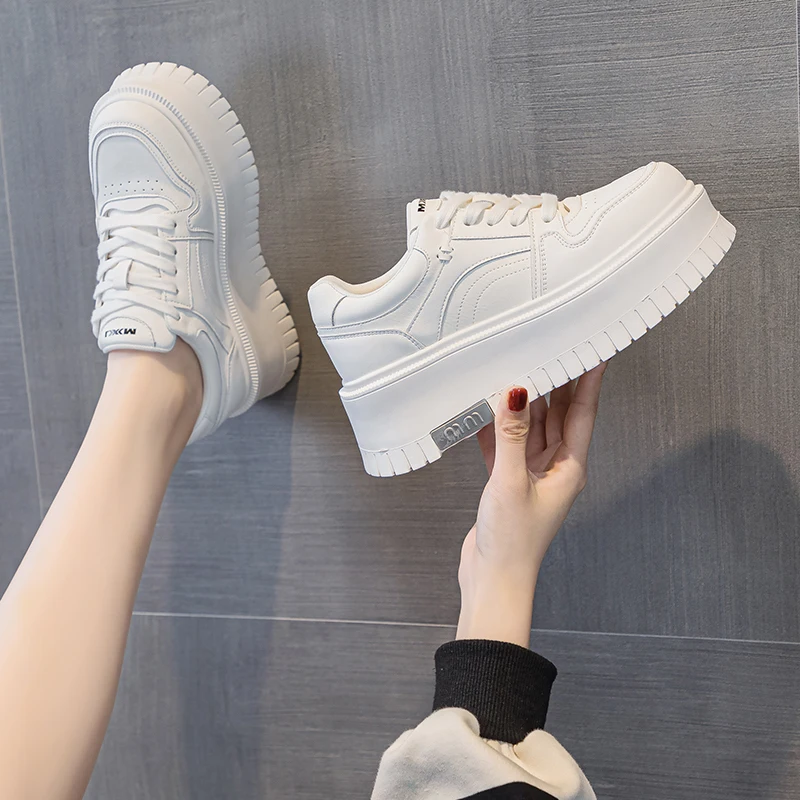 Network red little white shoes women 2024 new autumn thick sole increase all matching Korean thin casual sports single shoes