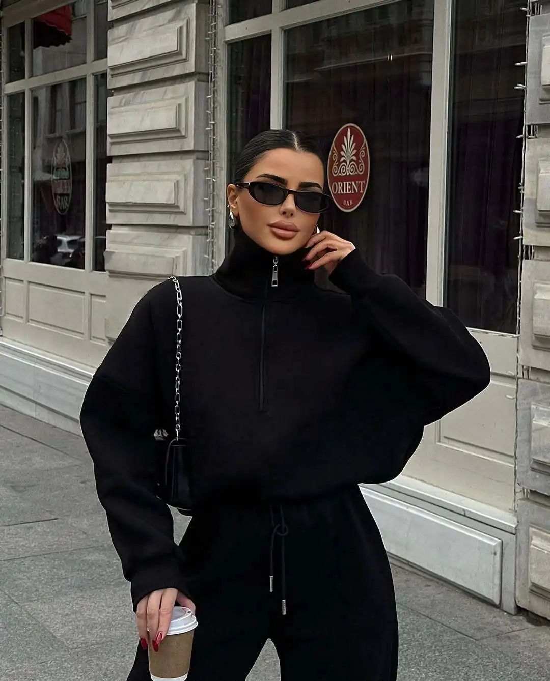 秋の女性用ジッパー付きコットンオーバーサイズホワイトカジュアルツーピースセット、女性用クラシックスポーツトラウザースーツ