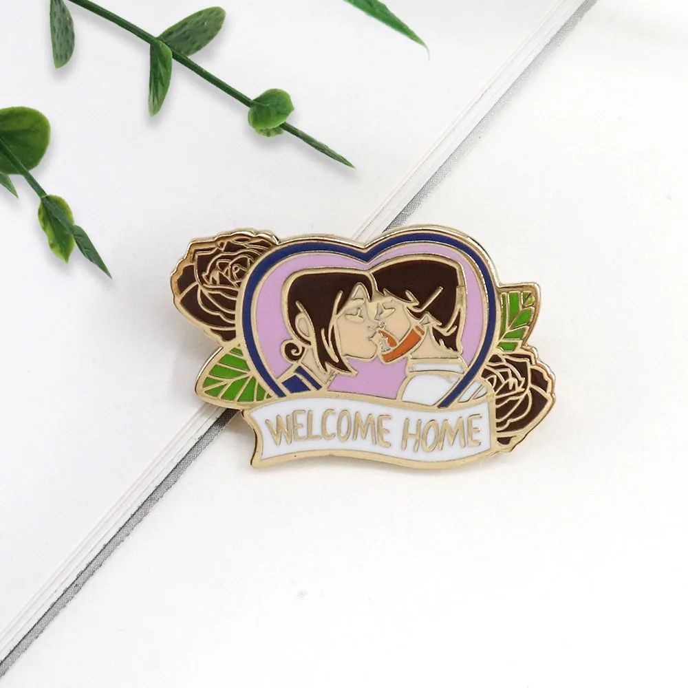 Romantic heart shaped scrolls welcome home badges Rogue movie peripherals fan brooch accessories