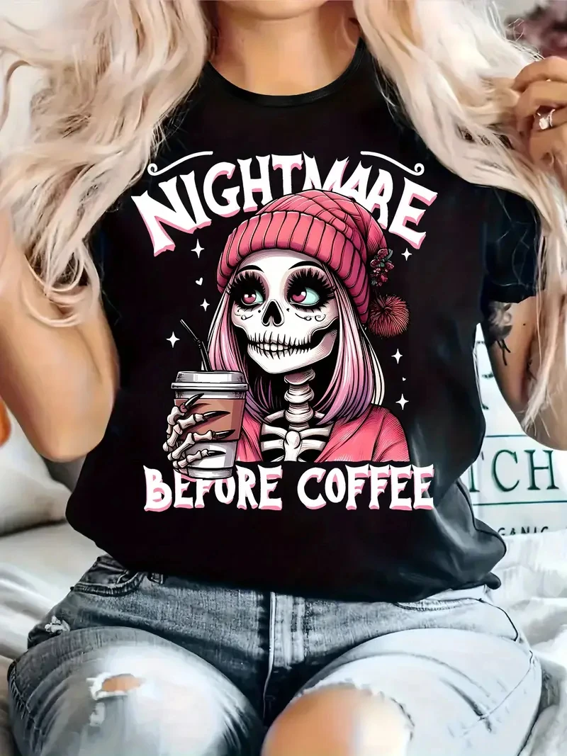 Camiseta gráfica informal de talla grande para mujer, estampado artístico de esqueleto "Nightmare Before Coffee", cuello redondo negro de manga corta