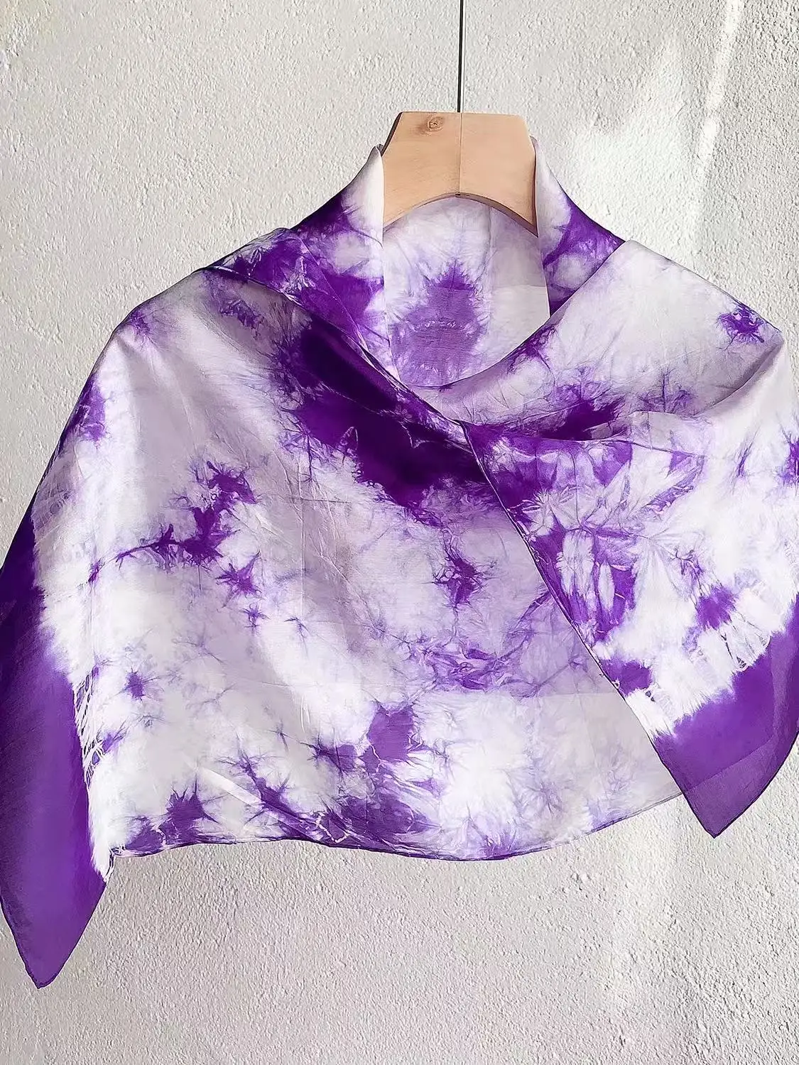 

2026 Bohemian Purple White Tie Dye Scarf Shawl Wrap for Women Vintage 100% Silk Neck Scarf for Summer Beach and Vacation
