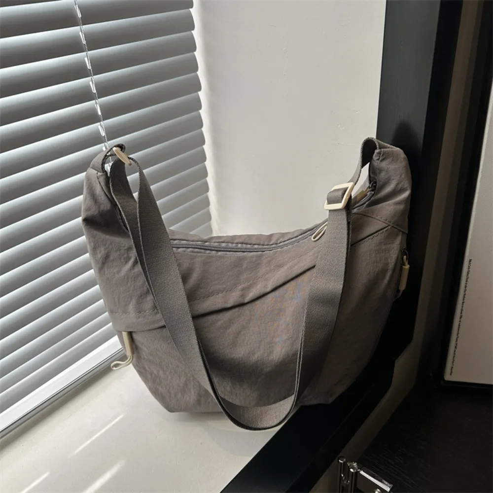 

Популярная однотонная сумка через плечо Hobos, повседневная сумка через плечо большой емкости, простая дорожная сумка на молнии для мужчин и женщин