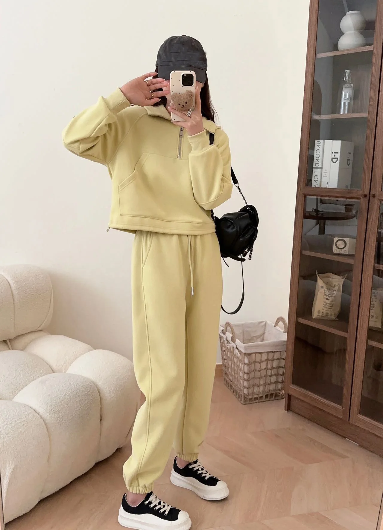 

Women's fashionable casual suits