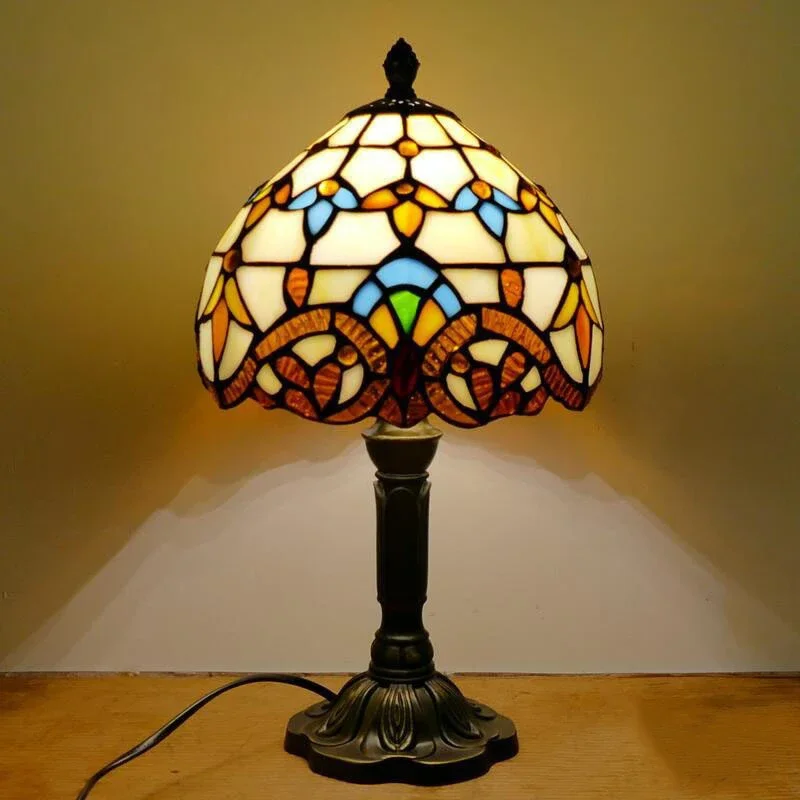 Lampa stołowa Tiffany TEMAR amerykański Retro salon lampka do sypialni luksusowej willi hotelowej witrażowej lampy szklane biurko