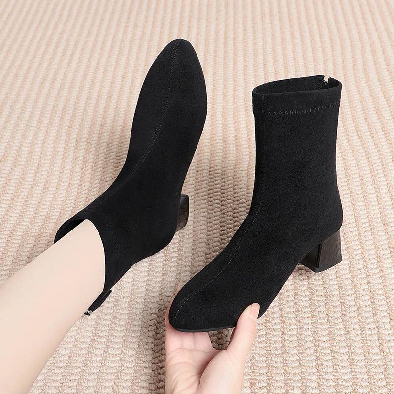 

Универсальные удобные ботинки из матовой кожи 3 см 5 см. Женская обувь на платформе. 20216. Осень-зима. Замшевые теплые ботильоны на меху. Для мам.