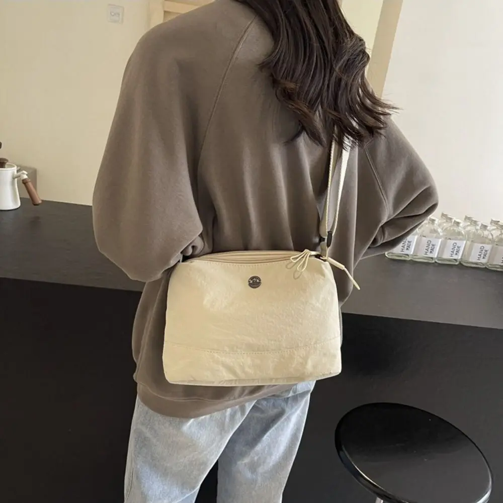 

Многофункциональная нейлоновая сумка через плечо, нишевая дизайнерская водонепроницаемая сумка на плечо в корейском стиле на молнии, однотонная маленькая сумка для телефона для девочек