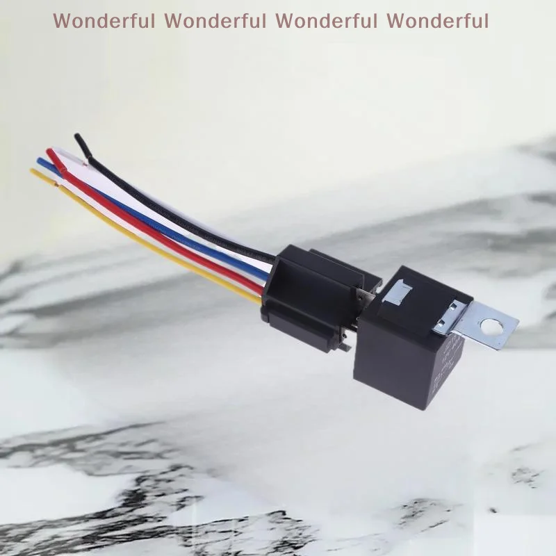 ملحقات السيارات المقاومة للماء: مرحل سيارة 12 فولت 4/5 دبوس مع 40 أمبير SPST؛ الصمامات السلكية المسبقة والأسلاك وقاعدة المقبس.