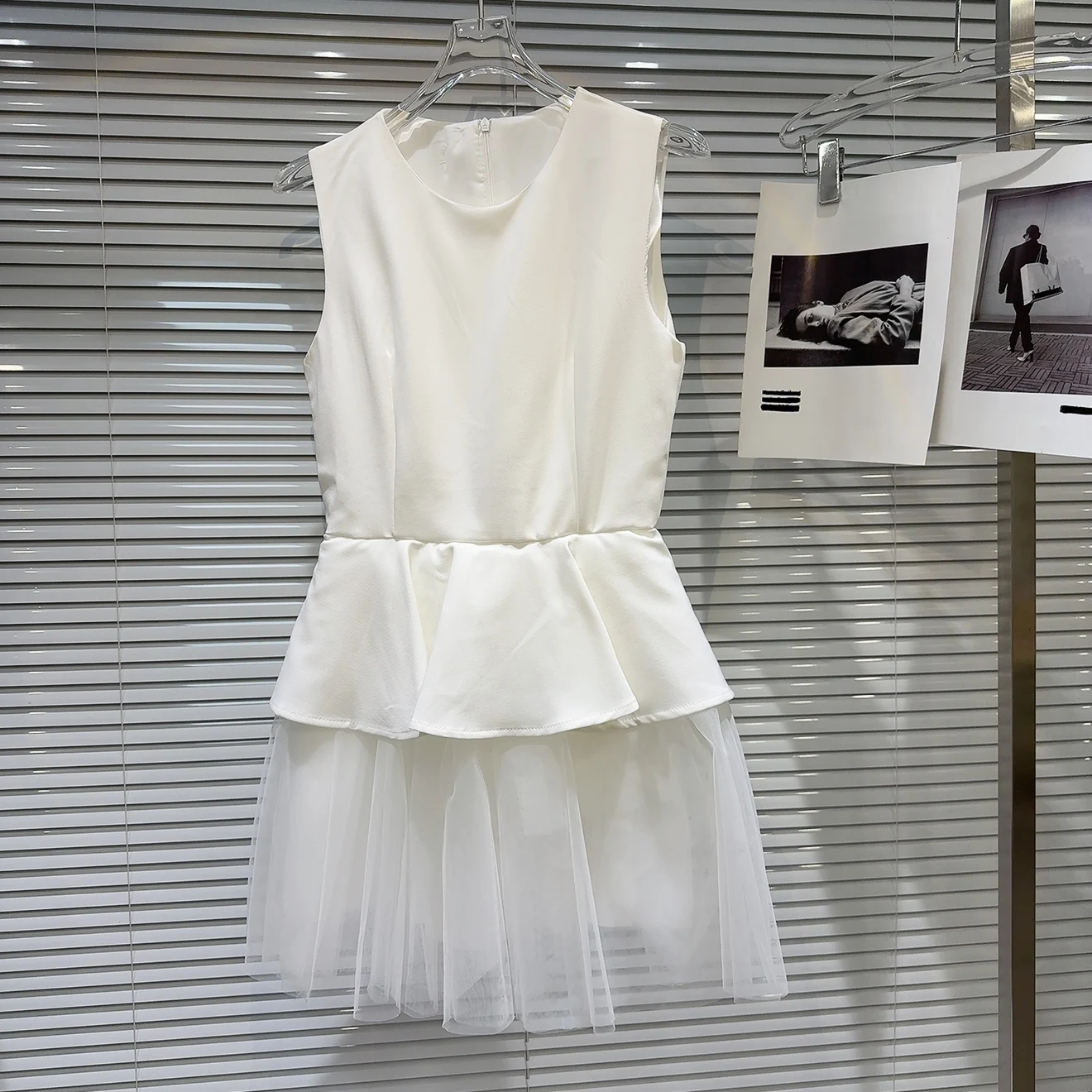 Słodka sukienka w stylu socjality z siateczkowymi wstawkami, bufiaste rękawy, okrągły dekolt, bez rękawów, wysoki stan, linia A, prosta, elegancka, krótka sukienka damska.