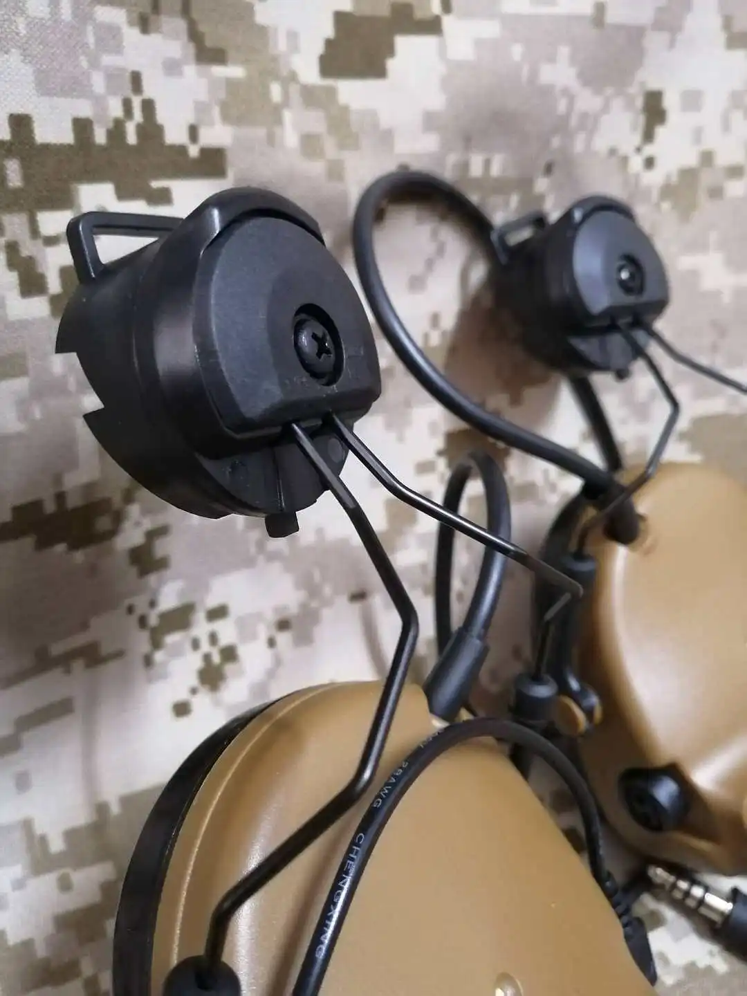 Comtac III C3 auriculares tácticos con cancelación de ruido para casco - imagen 4