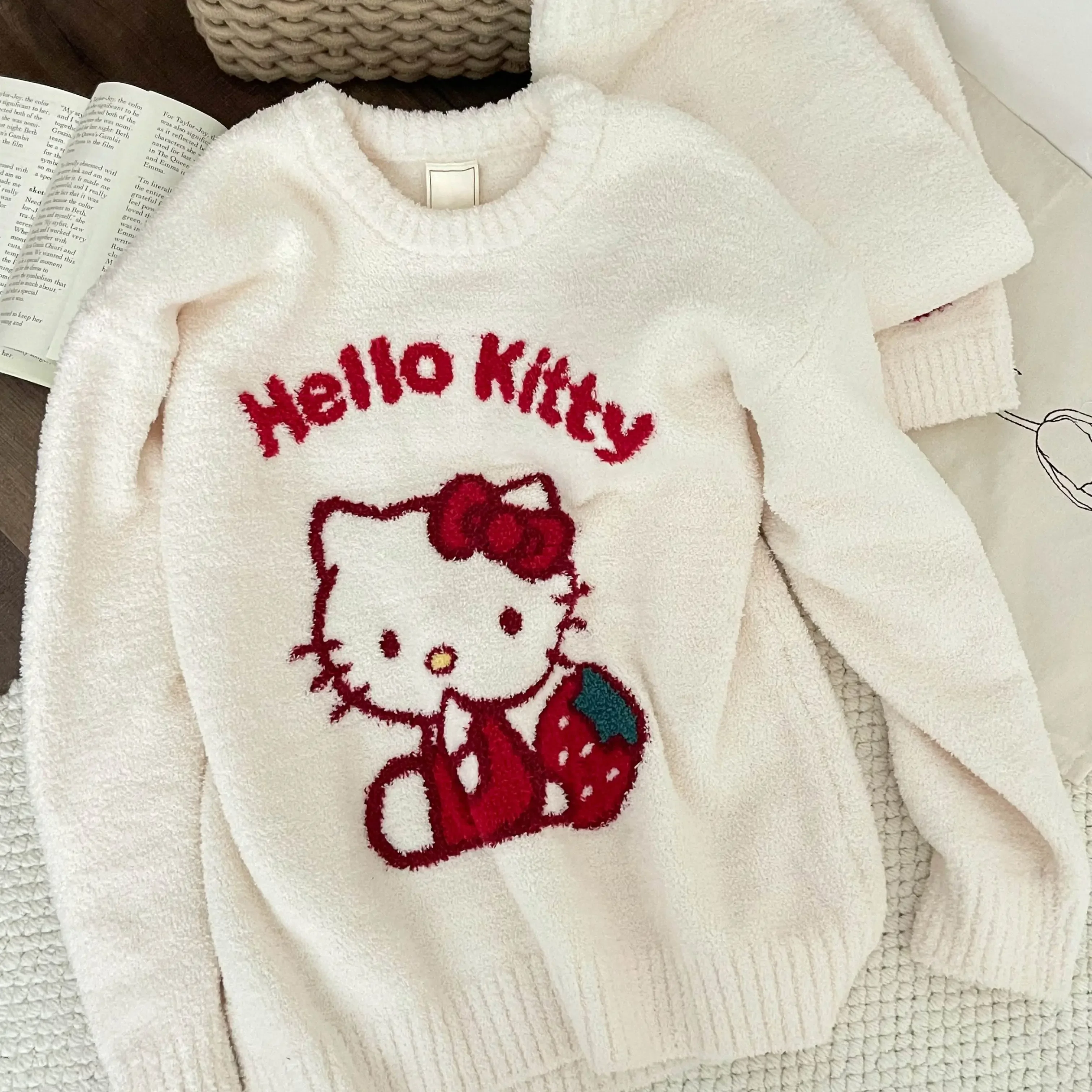 Kawaii Sanrios Hellokitty Velvet Pajamas Girls Autumn Winter Sweaters Sweet Cute Thickened Plush Sweaters Couple Home Wear Set