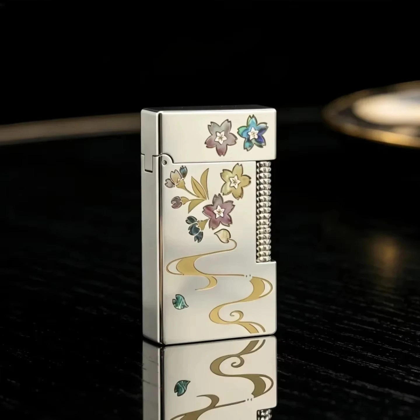 Apex Kecia Lighter – Side-Sliding, Loud Sound, Brass Bright Chrome, Inlaid Flowing Water, Spring and Autumn Color Shell