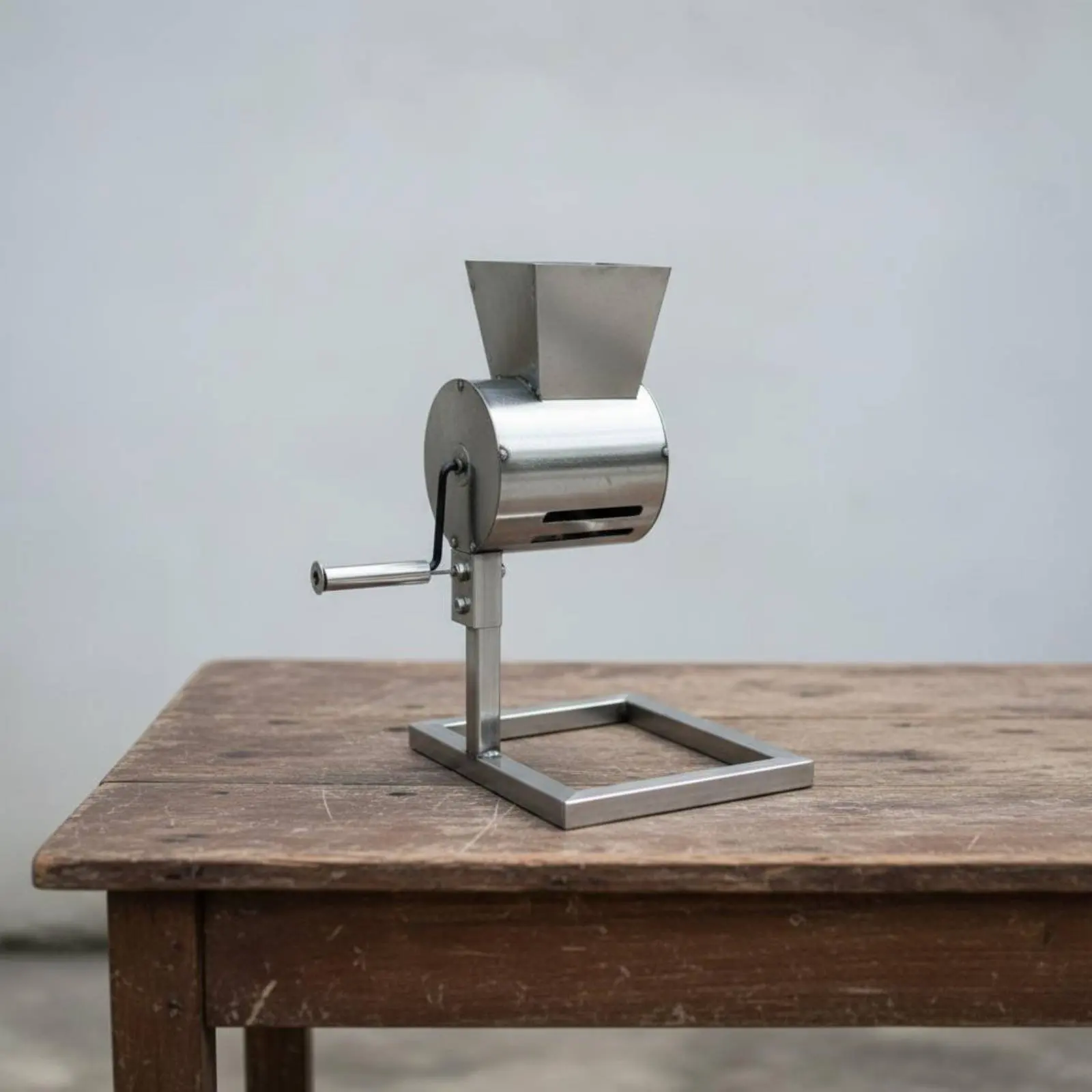 

Manual Peanut Sheller Small Size Hand Crank Peanut Sheller Farm Tool Portable Sturdy for Agricultural Processing