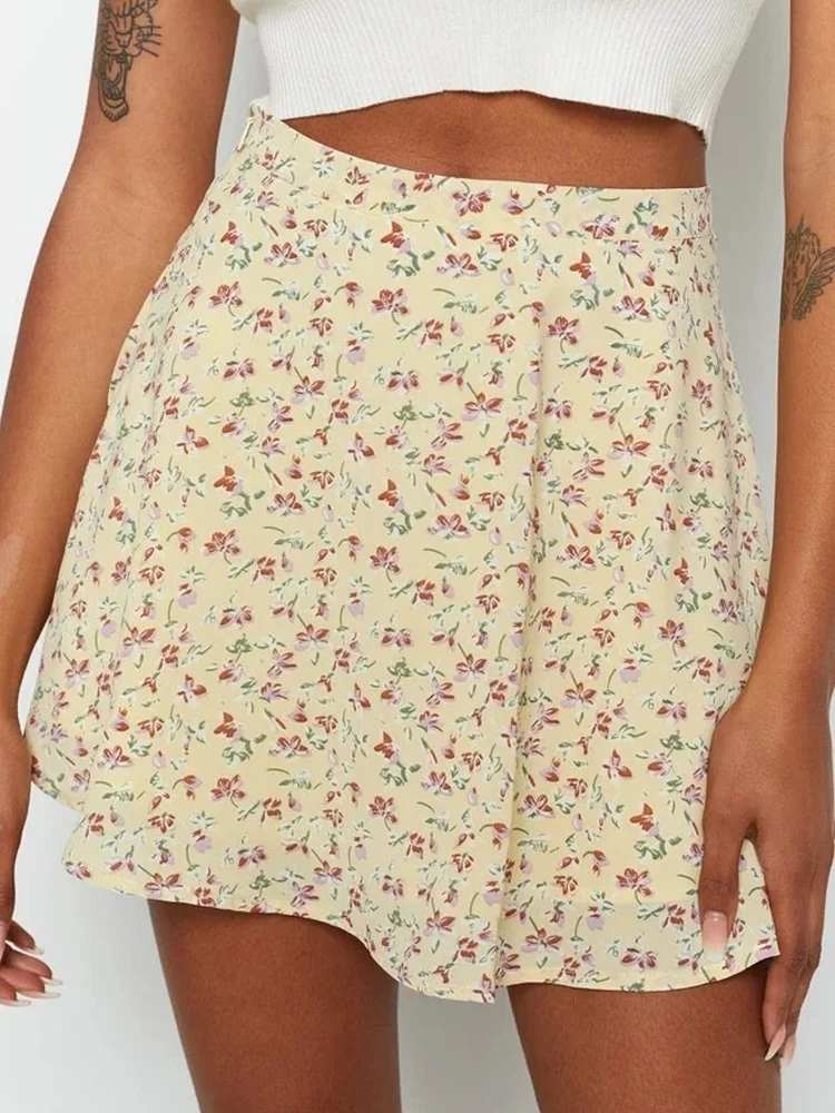 

Chinese minimalist women's color blocking floral A-line mini skirt suitable for versatile summer commuting basic campus style
