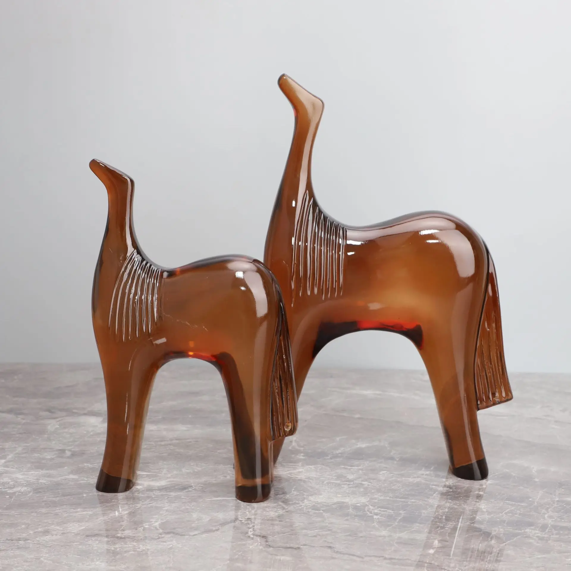 Modern Creative Brown Horse Resin Art Ornaments Model Room TV Cabinet Entrance Living Room Coffee Table Soft Decorations