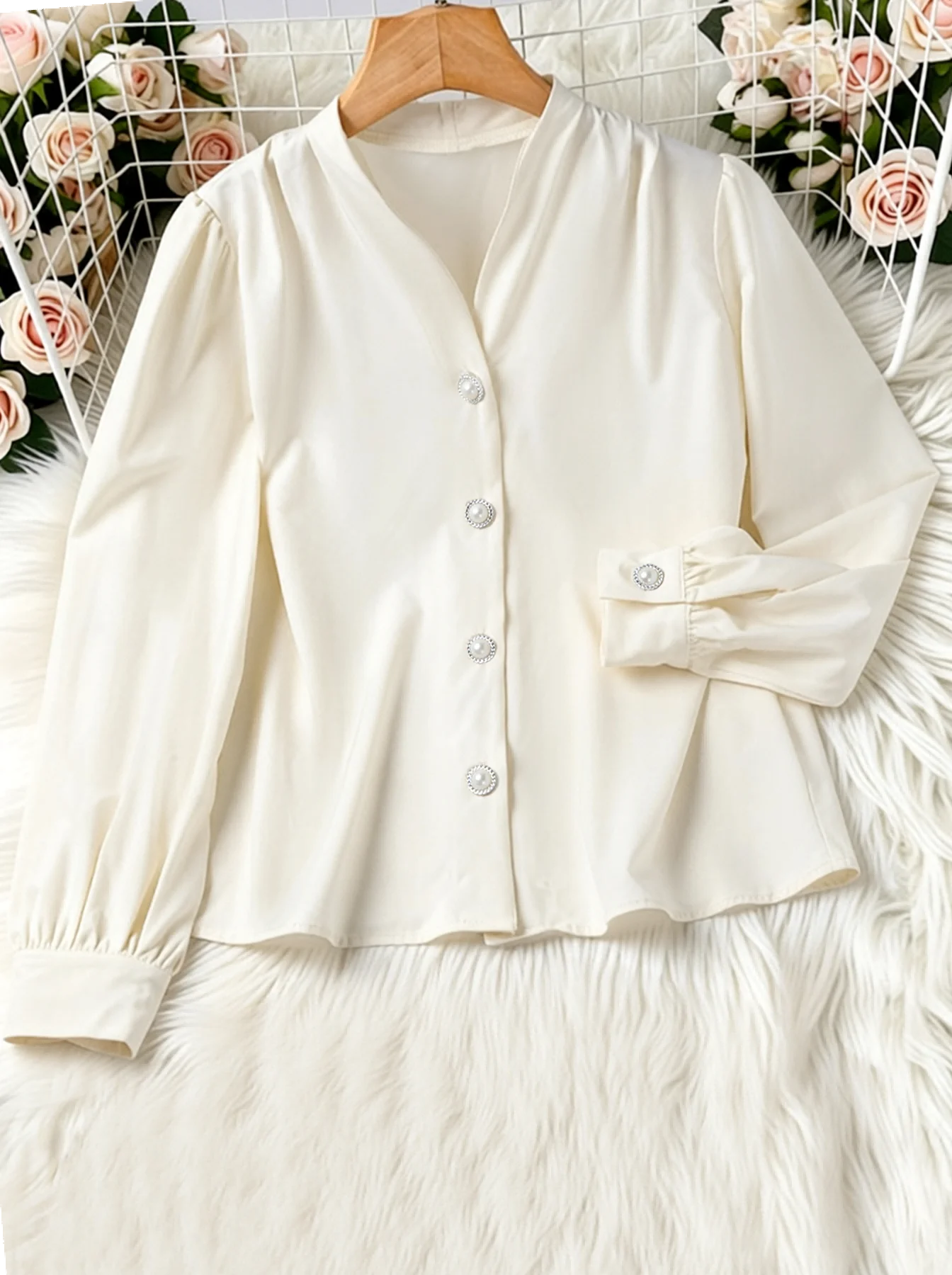 Damen-Satinbluse mit Puffärmeln, langärmelig, weiß, für das Büro, Herbst, elegant, V-Ausschnitt, Perlenknöpfe, lockere Passform, Business-Casual-Oberteil – Detail 8