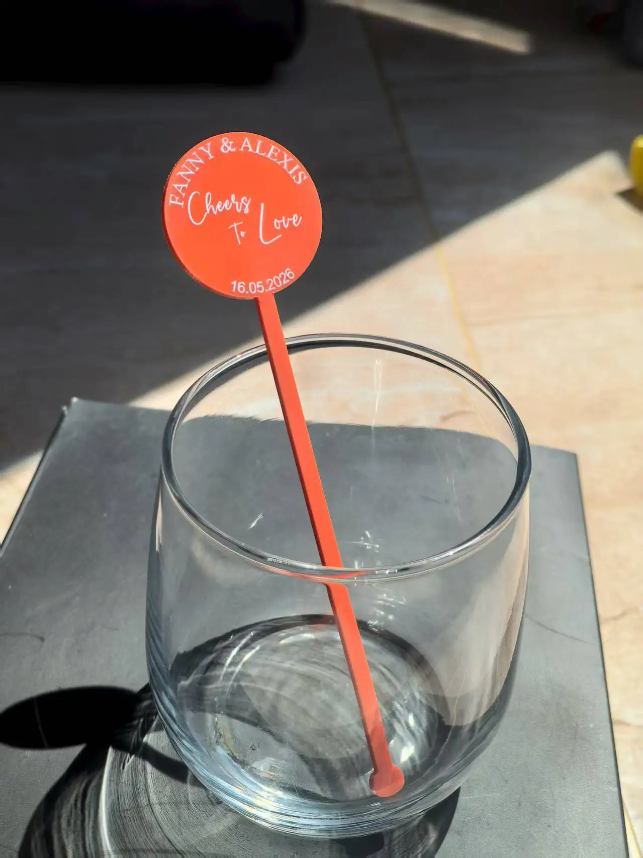 محرك مشروبات الحيوانات الأليفة المخصص، محرك الكوكتيل، هدايا الزفاف، ديكورات الطاولة، أدوات الشرب الأكريليك للحفلات، عصا التحريك التذكارية