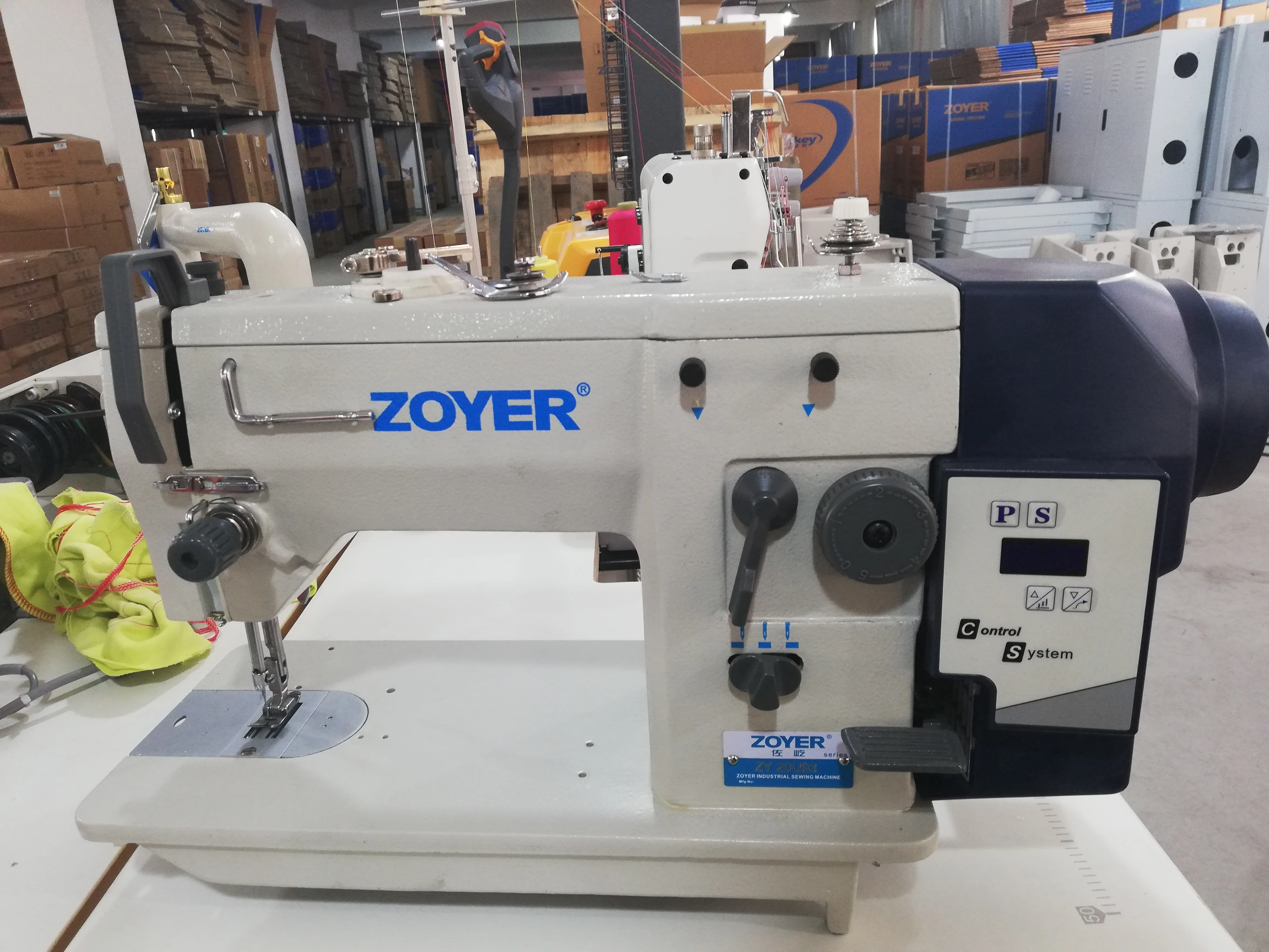 ZY20u53D Zoyer Direct Drive High Computerized Speed Zigzag Industrial Sewing Machine zigzag