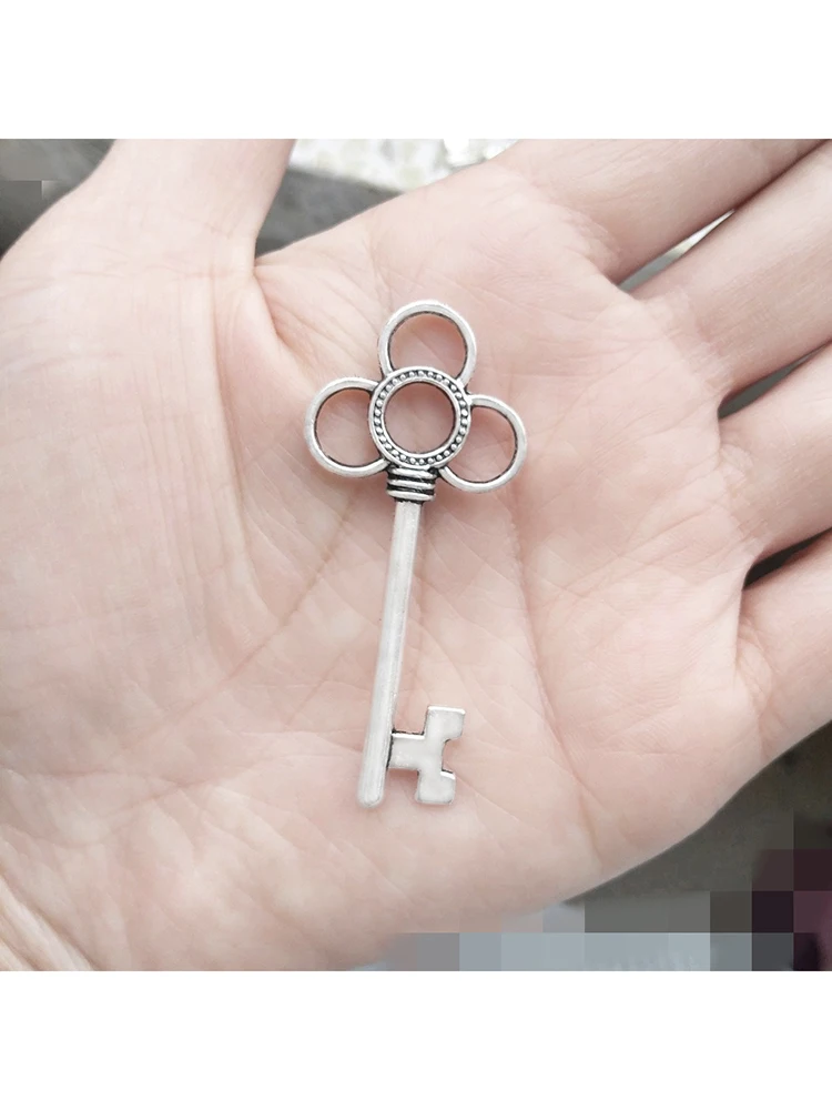 Designer Inspired Charms For Bracelets Making DIY Handmade Findings 15pcs Keys Silver Pendants Metal Jewelry Crafts Wholesales
