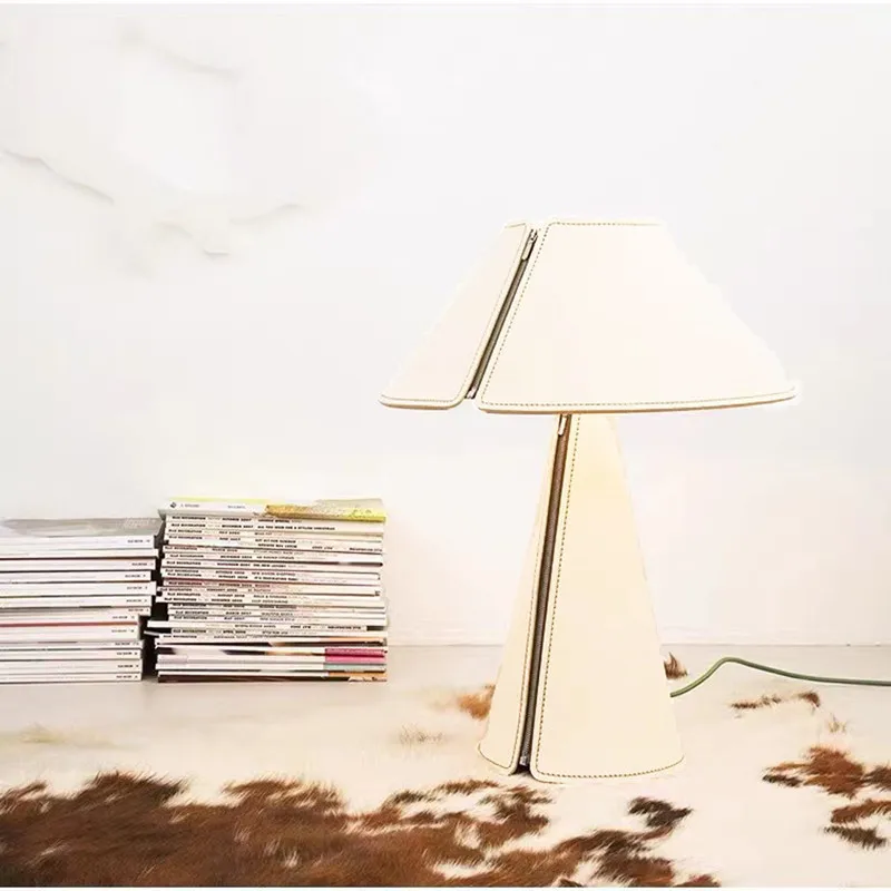 Imagem -02 - Postmodern Minimalista Moda Led Couro Table Lamp Estudo Nordic Design Quarto Lâmpada de Mesa Criativo Simplicitysmall Table Lamps