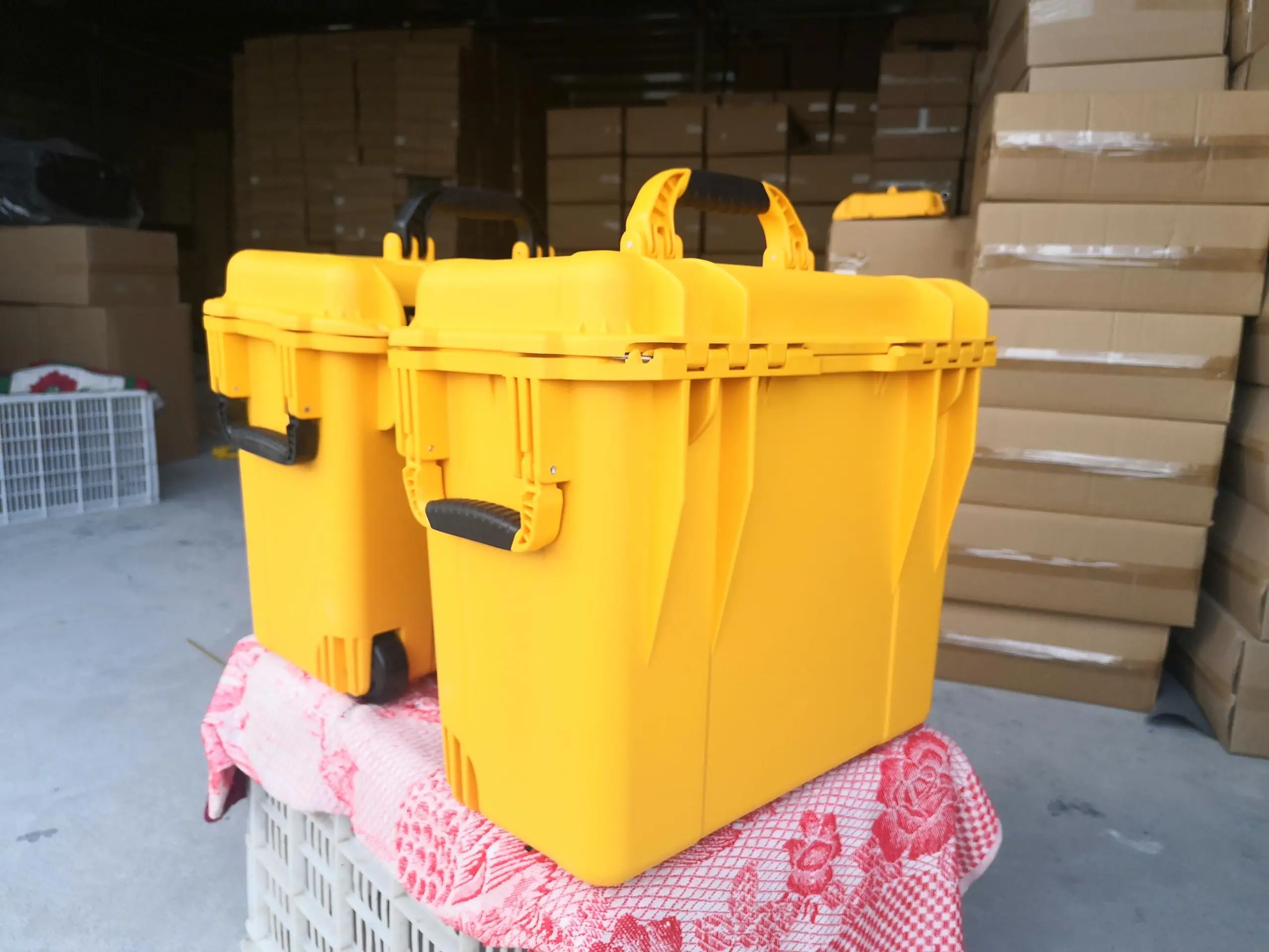 Custodia rigida in plastica personalizzabile per la protezione di attrezzature per strumenti o cassette degli attrezzi