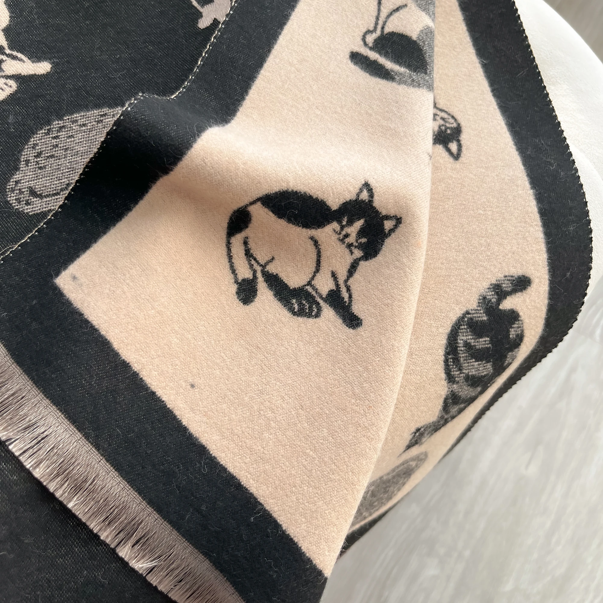 النساء أحدث الحيوان الجاكار القط وشاح تقليد الكشمير لينة الدافئة هامش شال الخريف الشتاء Coldproof يندبروف بطانية 2025