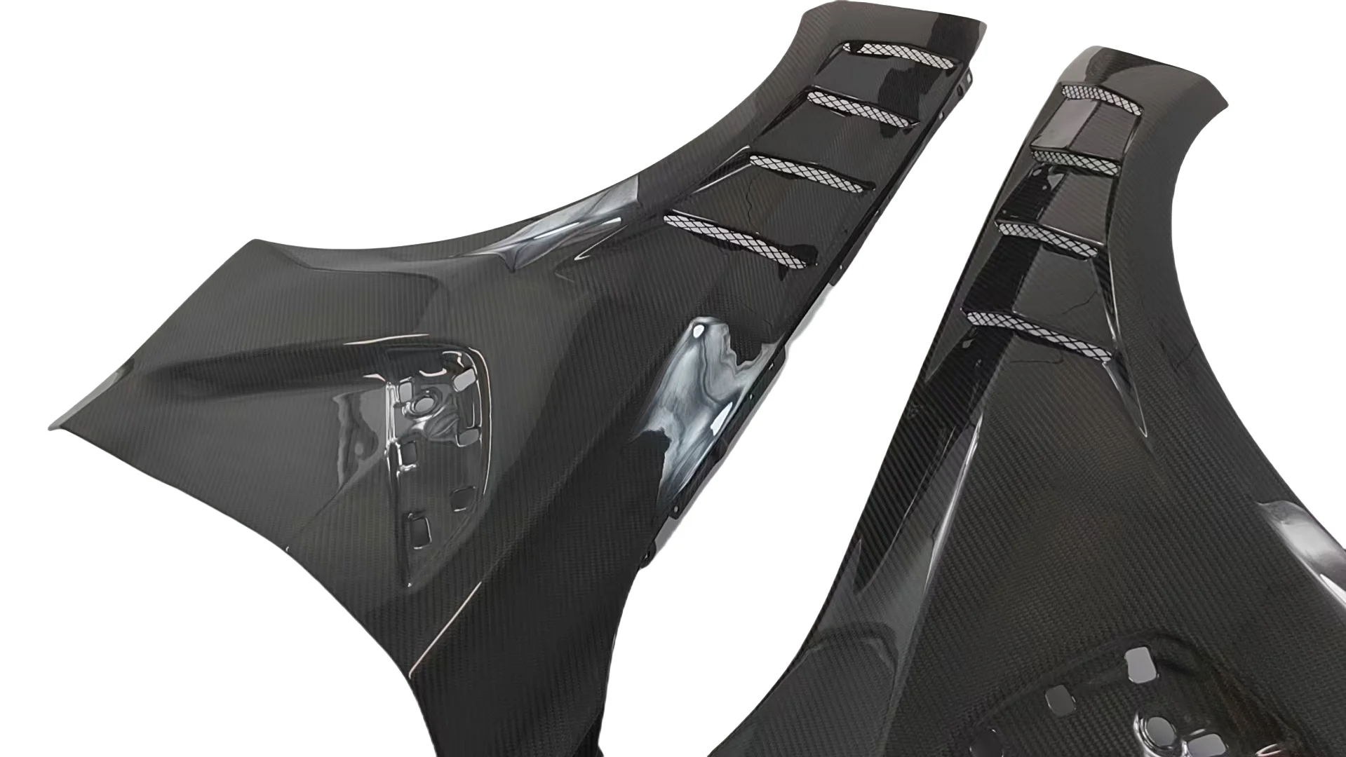 Picture 6: Carbon Fiber AE Style Side Fenders for G80 M3 G82 M4