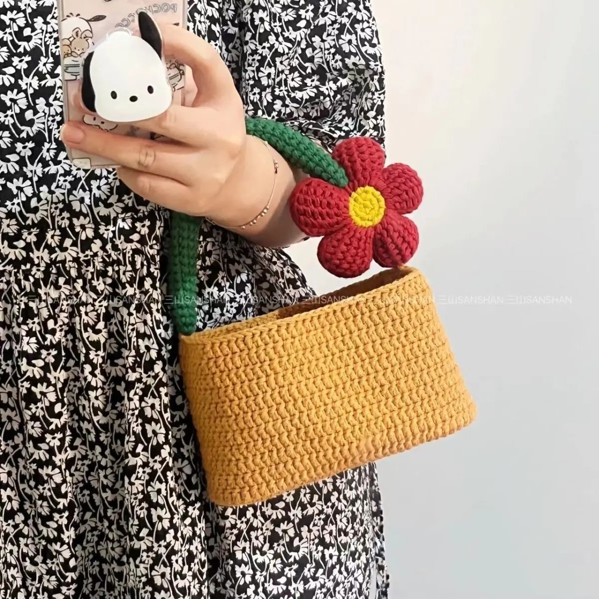 【DIY Materials Package】Vintage Handmade Knitted Yarn Red Flower Handbag Gift For Girlfriend Easy To Learn Homemade Crochet Hook