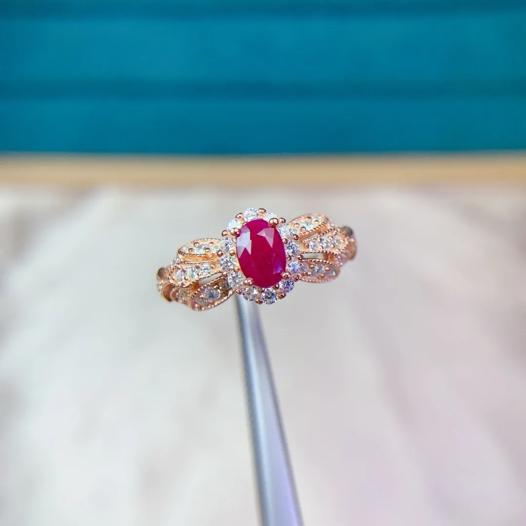 

S925 Sterling Silver Natural Ruby Ring Lightweight Luxury Sophisticated Design Festive Gift Showcasing Elegance Timeless Romance