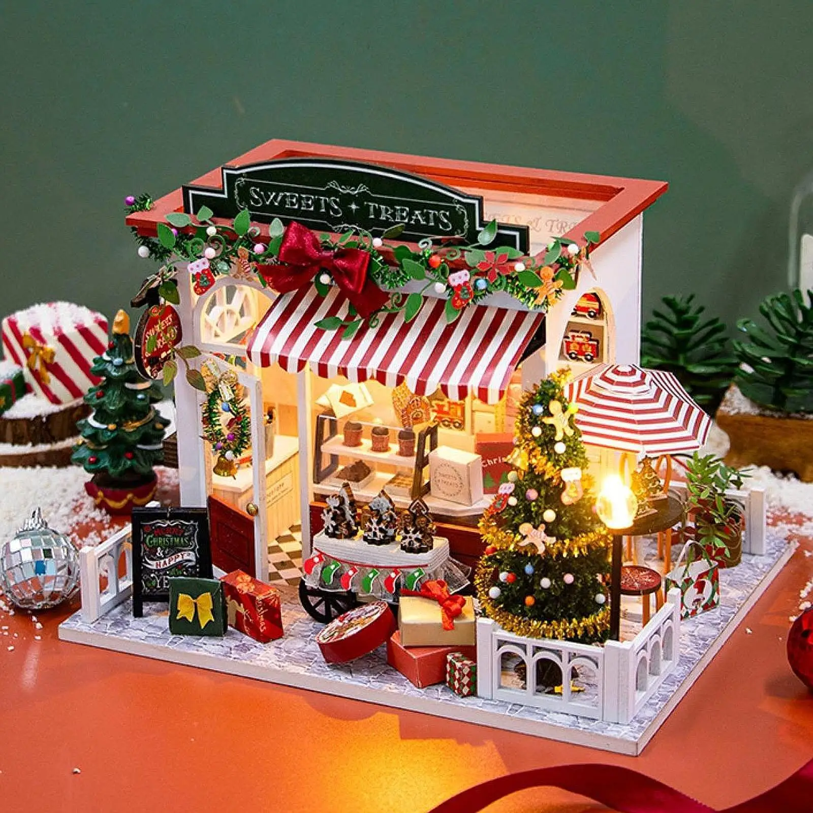 Casa de muñecas de Navidad DIY con luces y adornos, decoración de escritorio, Kit de casa de jardín en miniatura para Hobby, regalos de Navidad, habitación, tienda