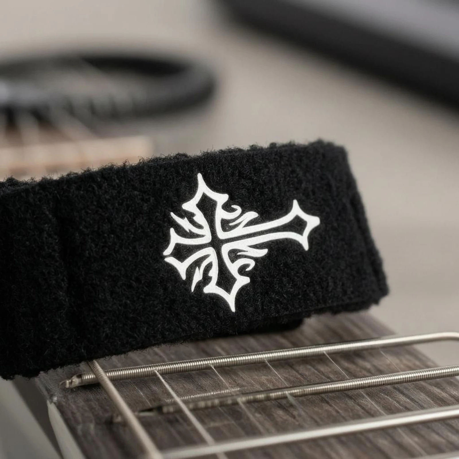 amortecedor-de-cordas-elastico-para-guitarra-e-baixo-facil-de-instalar-faixa-silenciadora-com-velcro-reduz-harmonicos