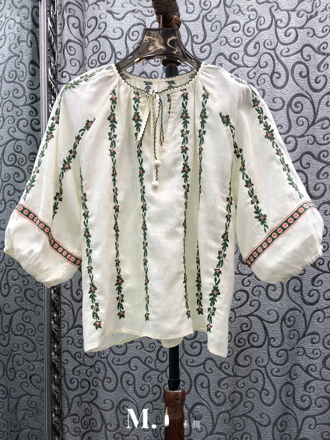 

Milan Small Town South Oil Version Ethnic Style Striped Print Bubble Sleeve Elastic Cuff Shirt with Belt Original Design Wome...