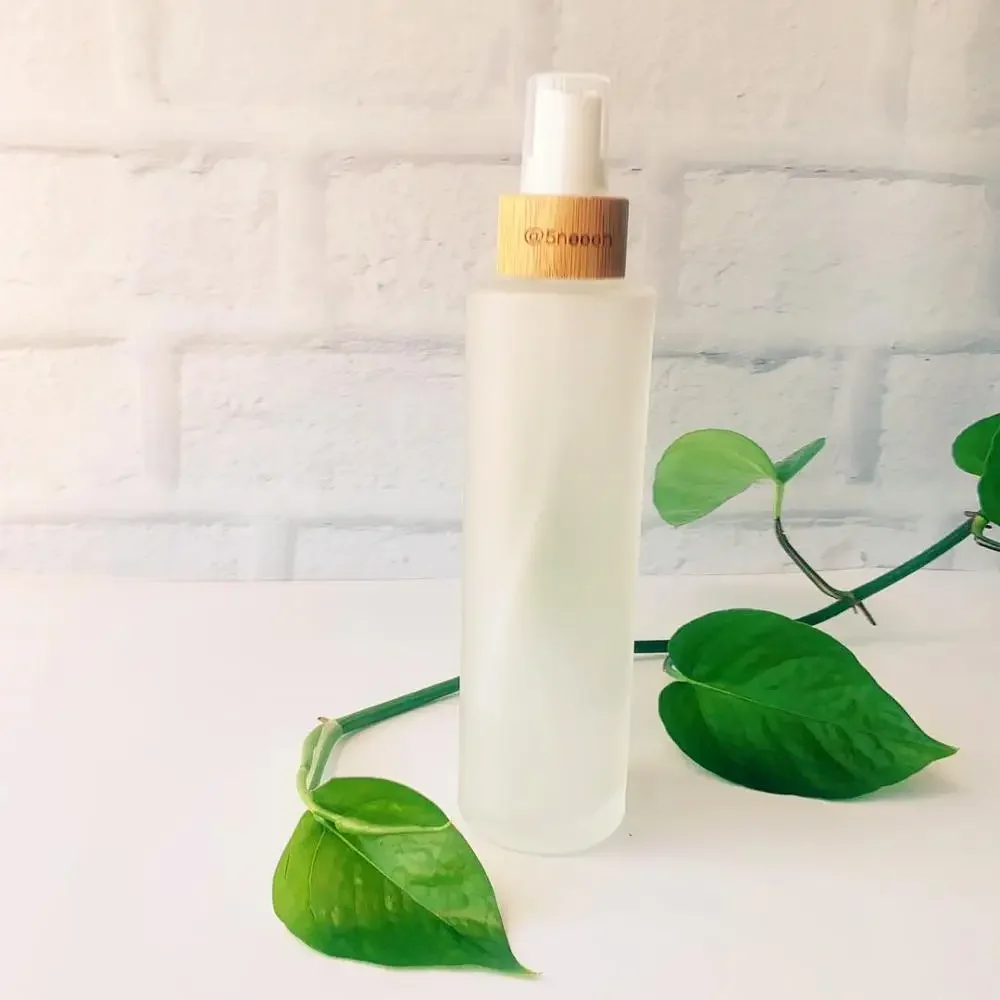 

whosesale high quality cosmetic containers wholesale spray bottle frosted glass bottle Portable Empty costemic glass Container